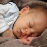 massaggio neonato bambino